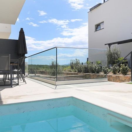 Brand New Apartment With Private Pool Njivice Bagian luar foto