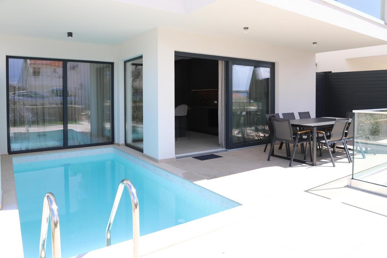 Brand New Apartment With Private Pool Njivice Bagian luar foto